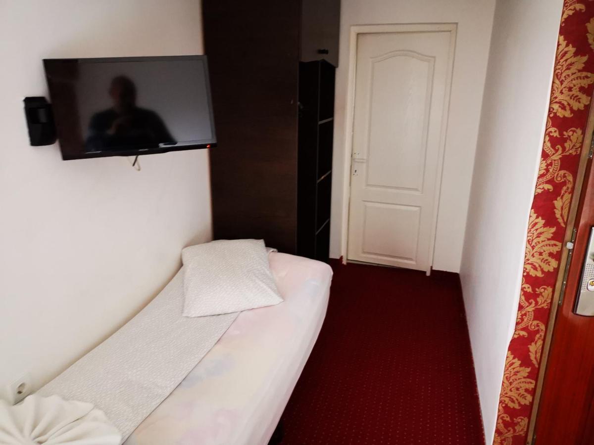Golden Pension Târgu Jiu Zewnętrze zdjęcie