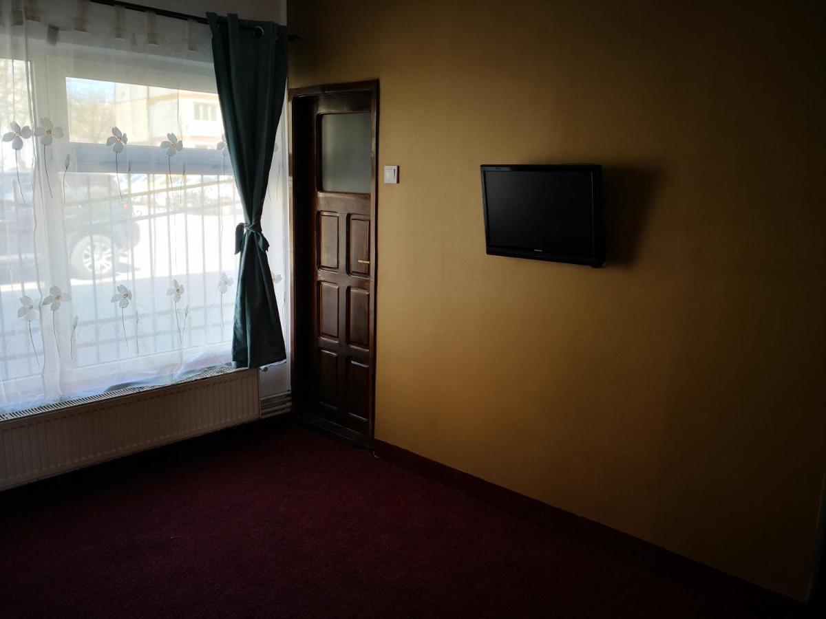 Golden Pension Târgu Jiu Zewnętrze zdjęcie
