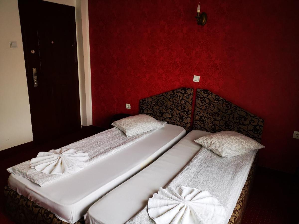 Golden Pension Târgu Jiu Zewnętrze zdjęcie